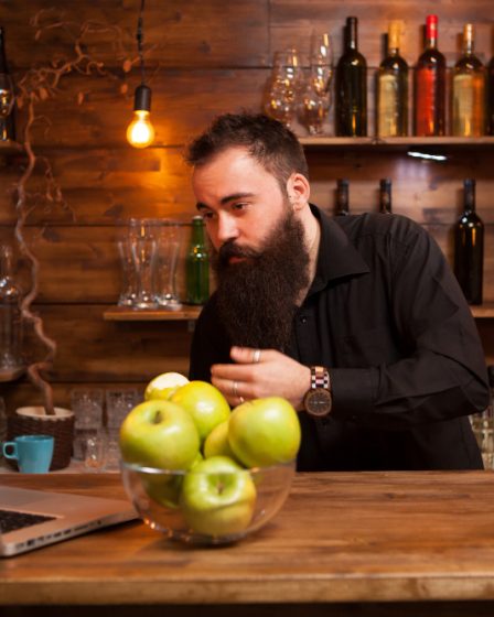 Idées de décoration pour créer un bar accueillant chez soi