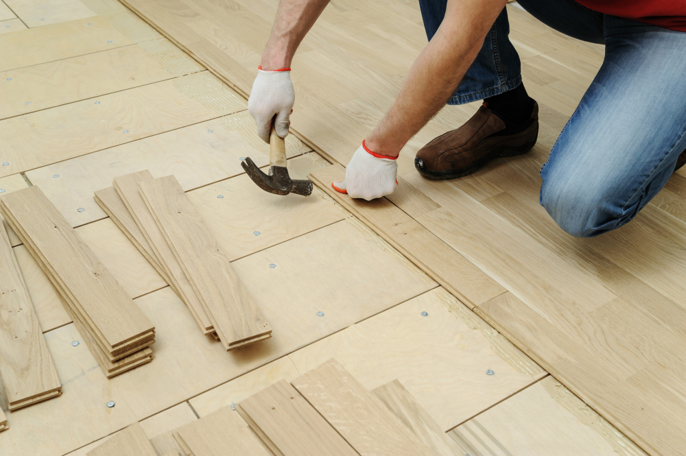 Poser le parquet flottant